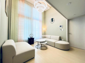 big Sale, Hongdae, Sinchon, Luxurious house that children love Infants, kids, family luggage storage 8 people